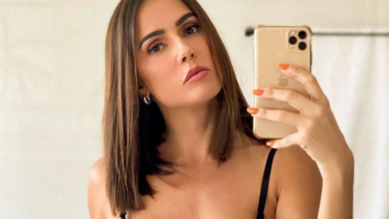 Aos 41 anos, Deborah Secco posa de sutiã transparente de R$ 5,8 mil na frente do espelho: "Gata demais" - Reprodução/Instagram