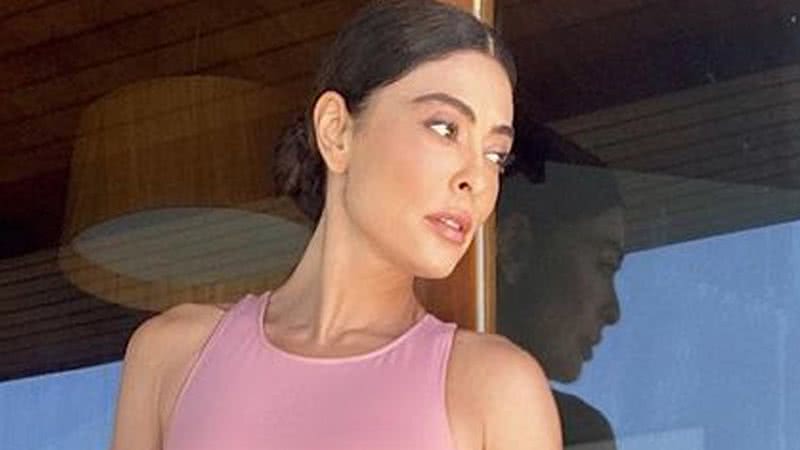 Juliana Paes puxa biquíni e destaca bumbum - Reprodução/Instagram