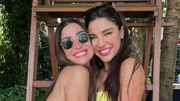 Bianca Andrade posa de biquíni com amiga gata e fãs torcem por romance: "Shippando" - Reprodução/Instagram