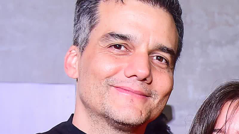 Wagner Moura posa com filho mais velho em clique raríssimo e semelhança choca - AgNews/Marcelo Sá Barreto