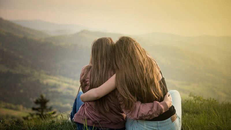 Saudade manifesta-se de diferentes formas nos 12 signos do zodíaco (Imagem: Shutterstock)