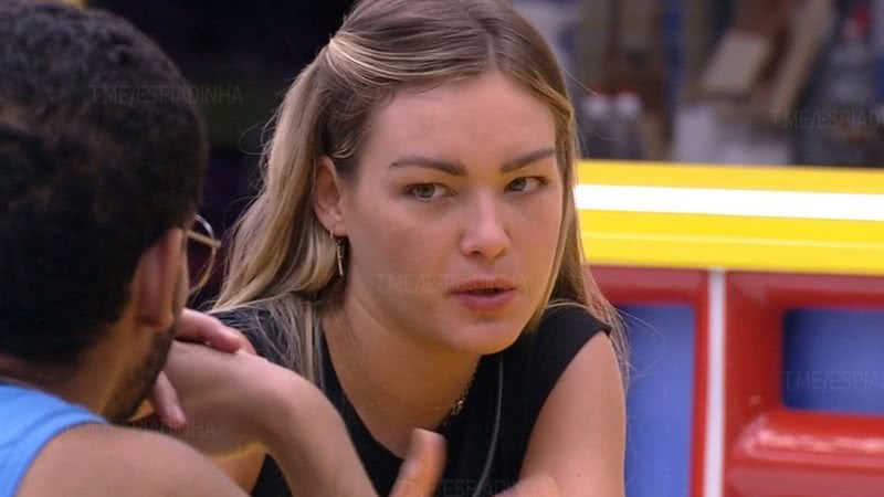 Bárbara Heck reclamou da quantidade exorbitante de louças para lavar no VIP do BBB22 - Reprodução/TV Globo