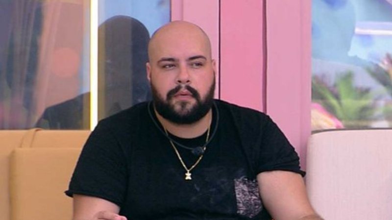 BBB22: Produção dá bronca em Tiago Abravanel ao tentar 'ditar moda' no reality - Reprodução/TV Globo