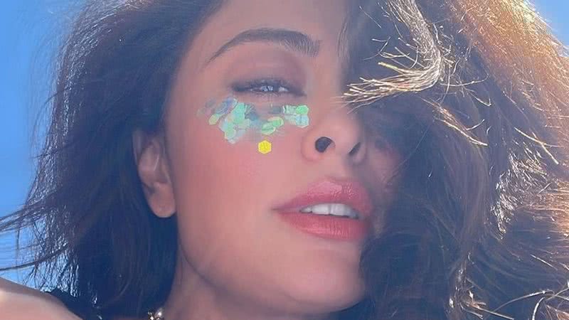 Juliana Paes posa com decote transparente em Carnaval caseiro - Reprodução/Instagram