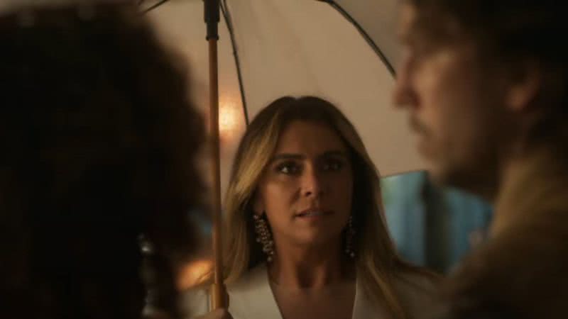 No capítulo desta quarta-feira (23), a executiva mentirá novamente para o noivo; confira o resumo do trama das 7 - Reprodução/TV Globo