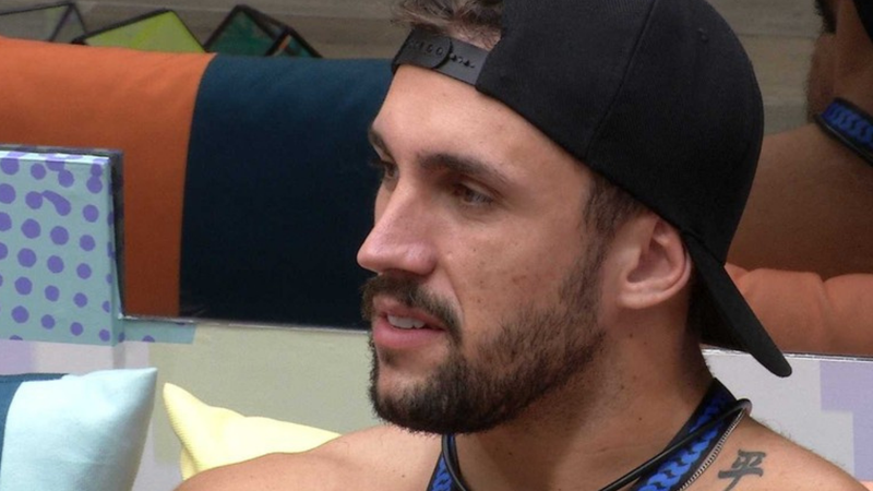 BBB21: Vai pegar fogo! Arthur surpreende ao falar sobre decisão que tomou - Reprodução/TV Globo