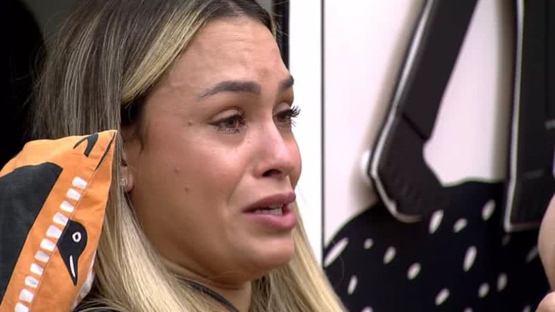 Sarah chora e lamenta postura de Rodolffo após conversa - Reprodução / TV Globo