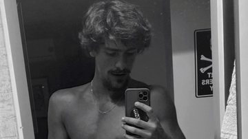 Sem cueca, ex gato de Sasha Meneghel abaixa short e quase mostra demais: “Gente” - Instagram