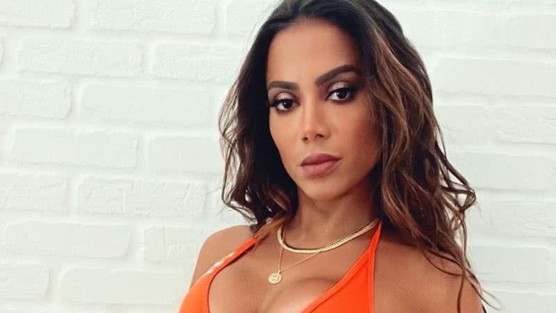 Anitta coleciona elogios em ensaio de biquíni - Arquivo Pessoal