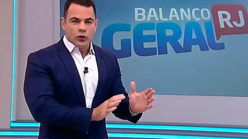 Apresentador da Record sofre tentativa de golpe ao vivo - Reprodução/Record