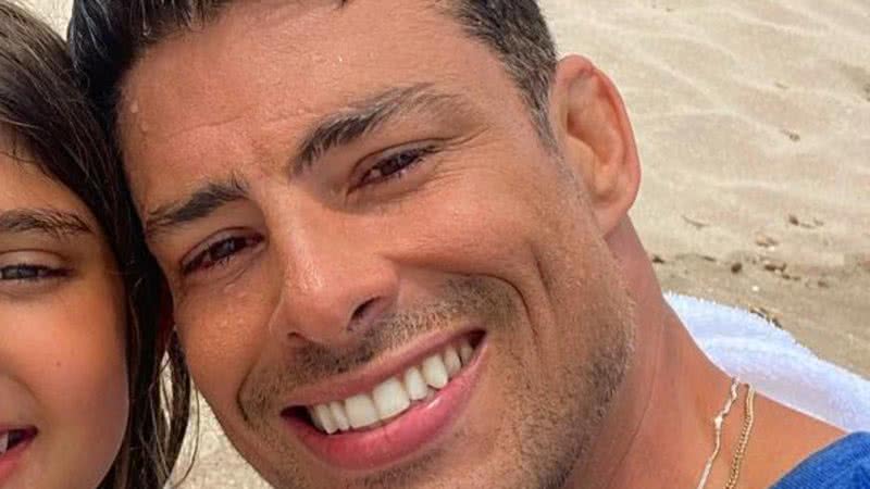 Em momento raríssimo, Cauã Reymond curte dia de praia com a herdeira - Instagram