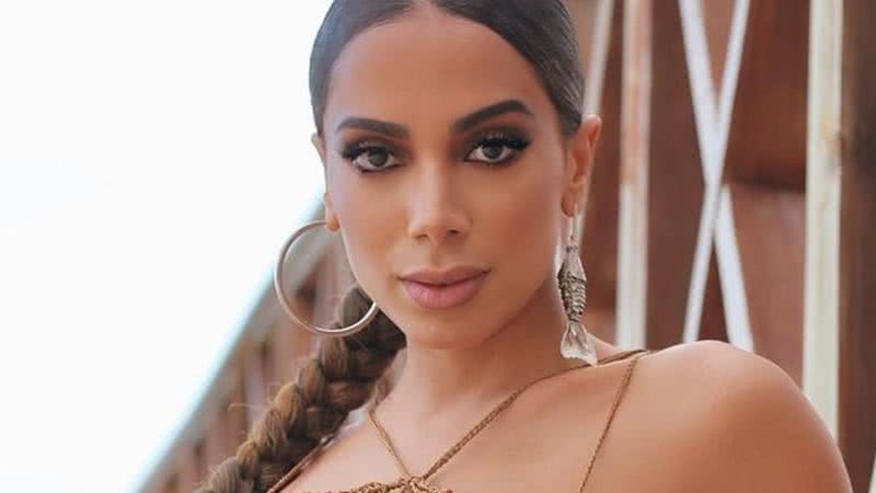 Anitta arrasa com vestido de crochê - Reprodução/Instagram