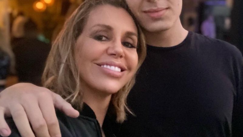 Renata Banhara comemora os 17 anos de seu filho com Frank Aguiar e exalta boa relação com o ex: "Nos damos bem" - Reprodução/Instagram