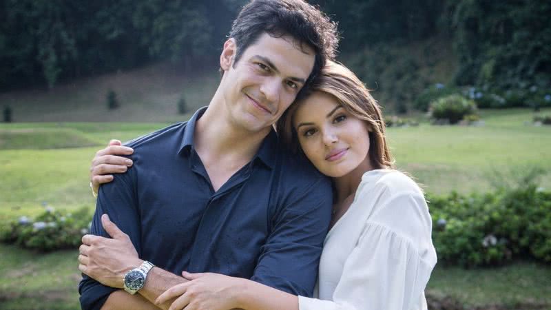 A trama protagonizada por Camila Queiroz e Mateus Solano estará de volta no horário das sete; confira - Reprodução/TV Globo