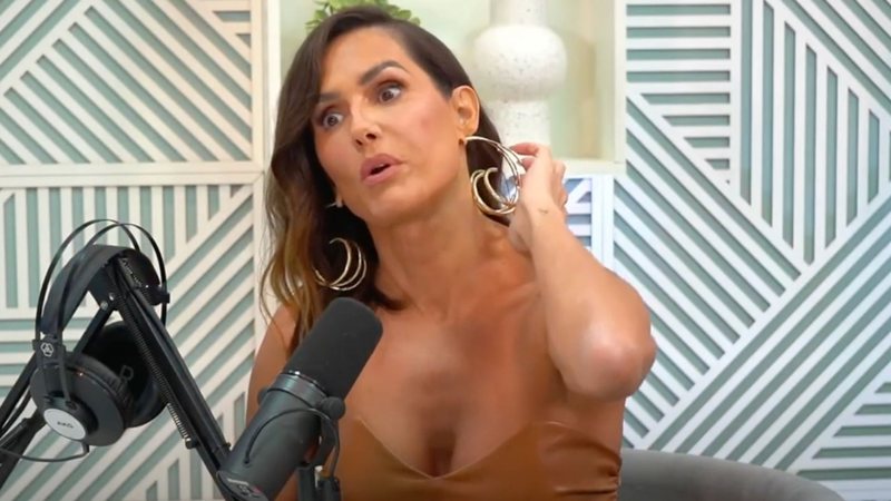 Deborah Secco engasga ao ser confrontada sobre relacionamento com homens casados: "Aprendi" - Reprodução/TV Globo