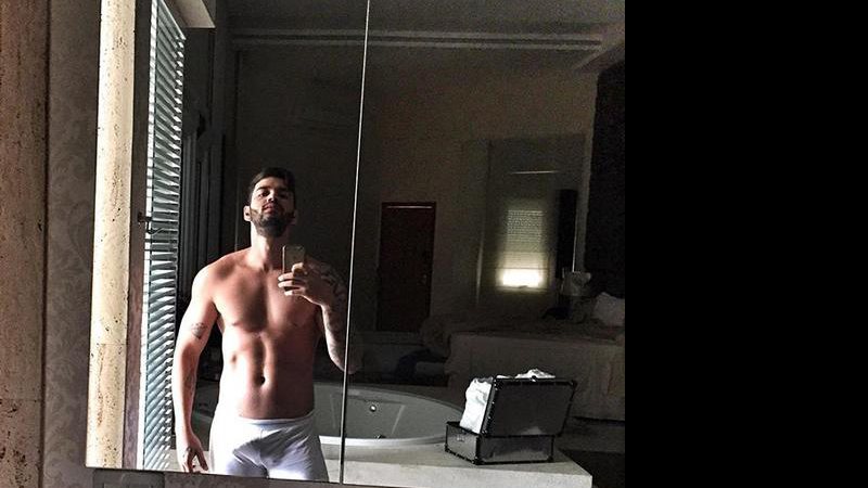 Gusttavo Lima de cueca - Reprodução/Instagram