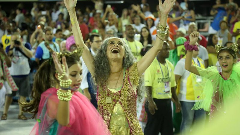 Maria Bethânia no desfile das campeãs do Rio de Janeiro, pela Mangueira - Roberto Filho/BrazilNews