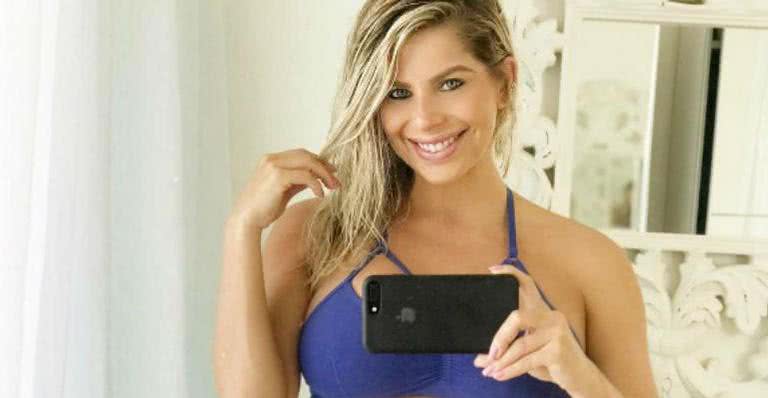 Karina Bacchi exibe a barriguinha de grávida em novas fotos - Reprodução Instagram