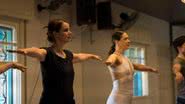 Claudia Raia e fã fazem aula de dança - Fotos: Jaicle Melo