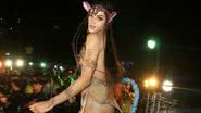 Pabllo Vittar sobe no trio em Salvador fantasiado de Avatar - Thiago Duran/AgNews