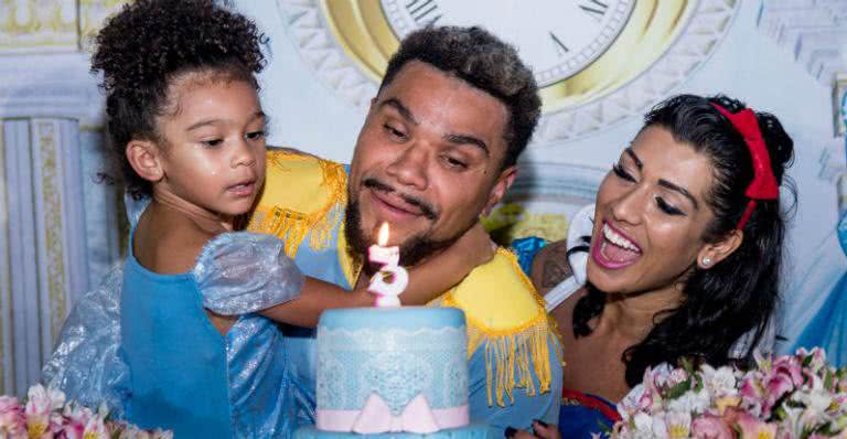 Naldo Benny e Ellen Cardoso comemoram o aniversário da filha - Tânia Plácido/Agnews