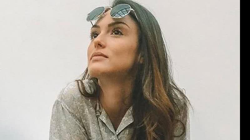 Isabelle Drummond emociona fãs ao mostrar fotografia do pai em seu escritório - Reprodução