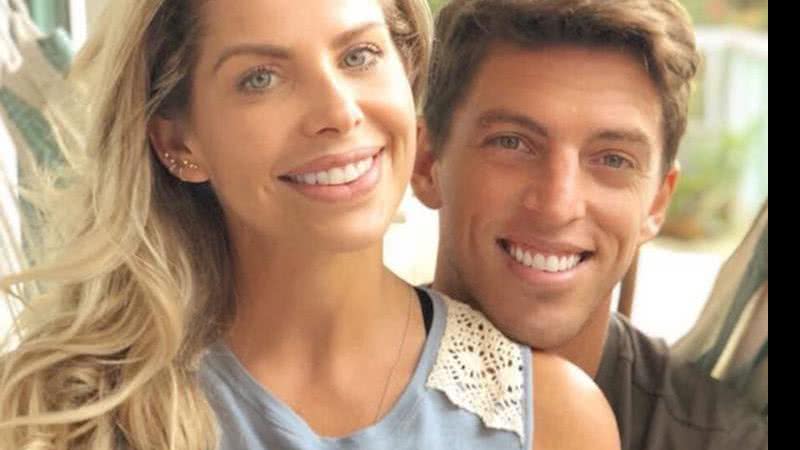 Karina Bacchi e Amaury Nunes ficam noivos e exibem anel com brilhante gigante - Reprodução