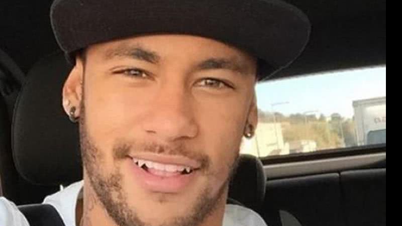 Neymar aparece trocando carinhos com Bruna Marquezine - Reprodução