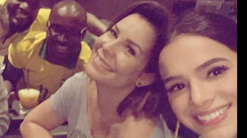 Bruna Marquezine com seus amigos - Reprodução / Instagram