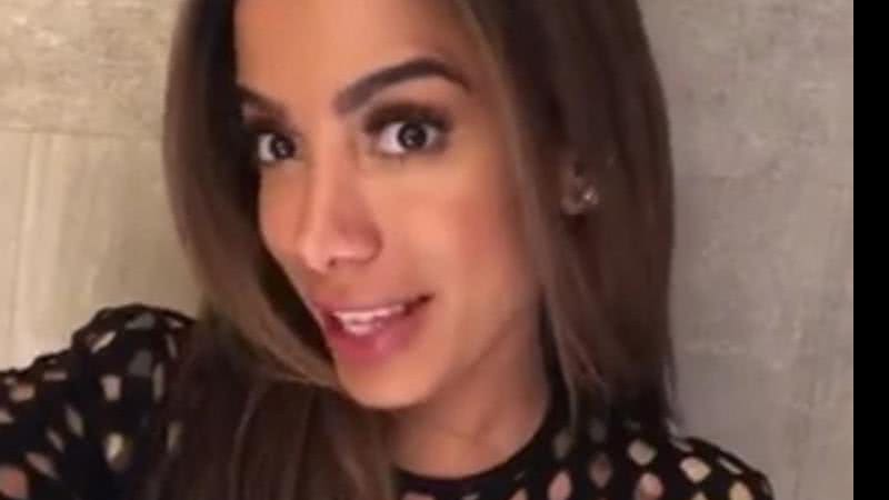 Anitta implode rumores de separação com post na web - Divulgação