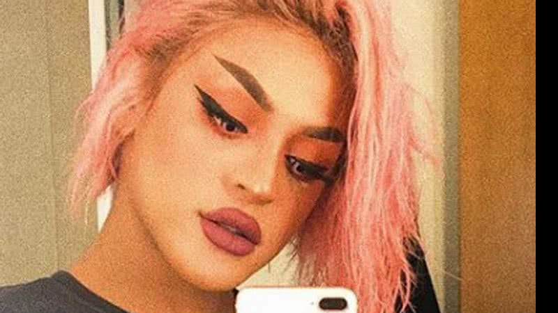 Pabllo Vittar posa ao lado da mãe e se declara - Reprodução