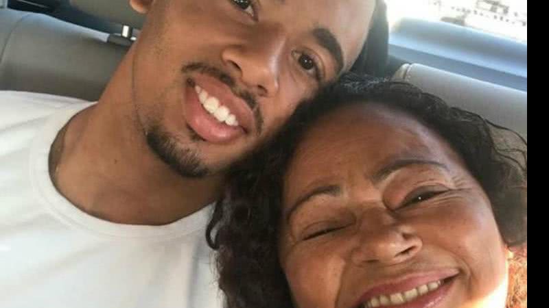 Mãe de Gabriel Jesus cobra atenção do filho: "Ele não liga para mim" - Reprodução Instagram