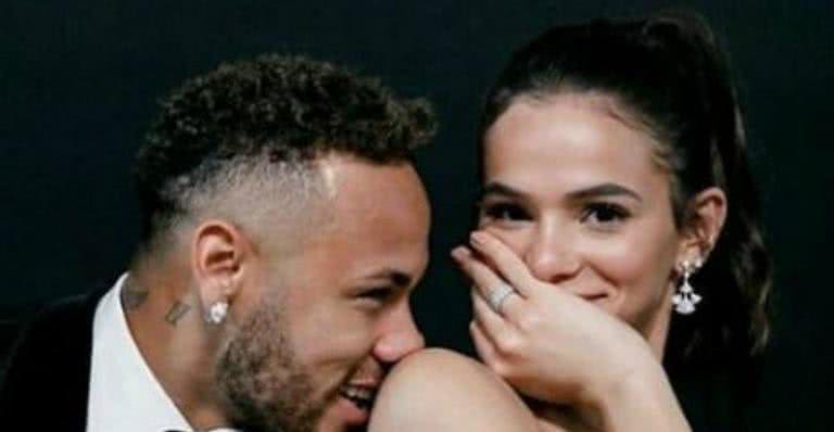 Bruna Marquezine aparece jogando futebol dentro de casa e faz Neymar Jr. cair na risada - Reprodução Instagram