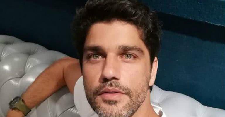 Bruno Cabrerizo posa com os filhos e brinca: "Qual dos dois parece mais comigo?" - Reprodução Instagram