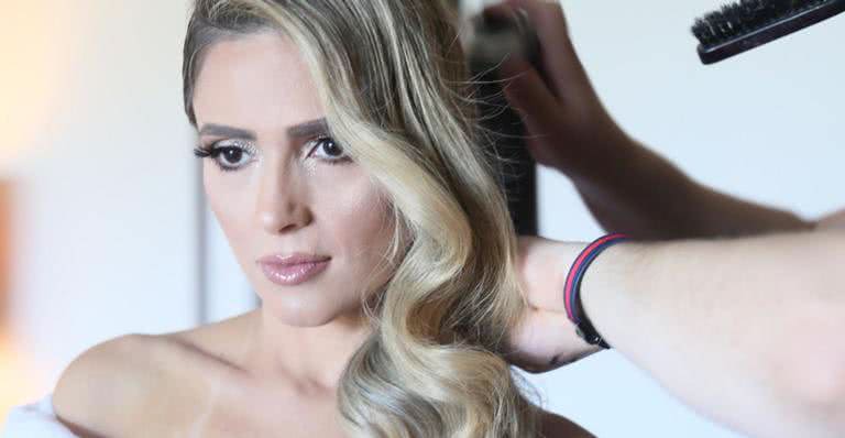 Nadja Pessoa surge deslumbrante para o casamento de Nicole Bahls e Marcelo Bimbi - AgNews