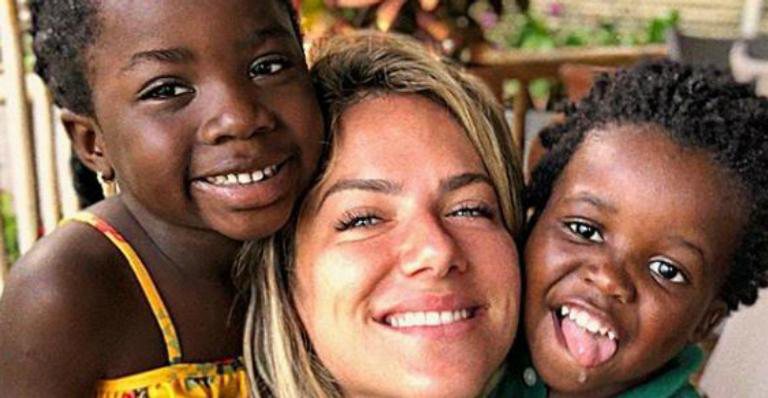 Gio Ewbank se derrete pela amizade entre a filha, Titi, e amiguinho - Reprodução Instagram