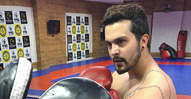 Luan Santana faz aula de boxe e manda recado para Whindersson Nunes - Reprodução