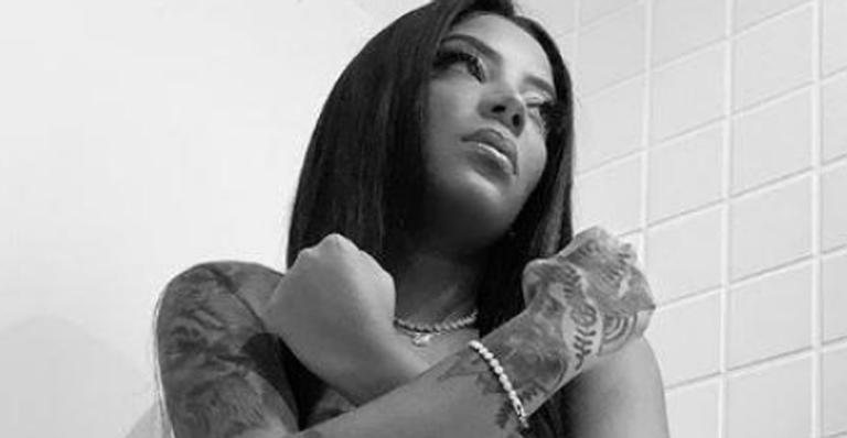 Ludmilla compartilha clique só de calcinha e deixa fãs babando - Reprodução