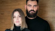 Alice Wegmann e Carmo Dalla Vecchia em 'Órfãos da Terra' - Divulgação/Globo/Raquel Cunha