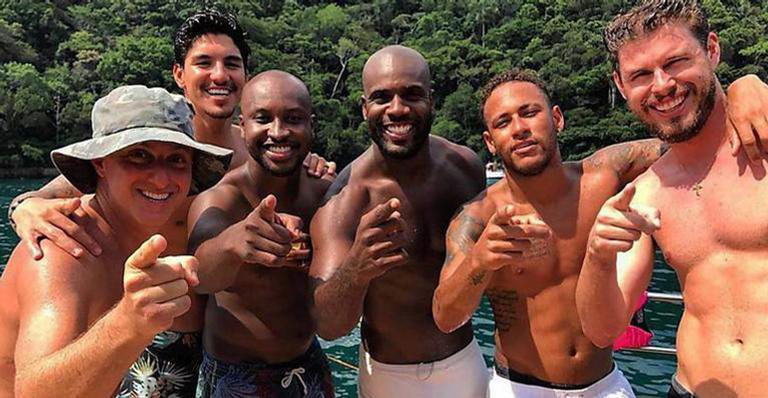 Neymar Jr., Luciano Huck, Thiaguinho, Rafael Zulu, Gabriel Medina e Bruno Rezende - Reprodução/Instagram