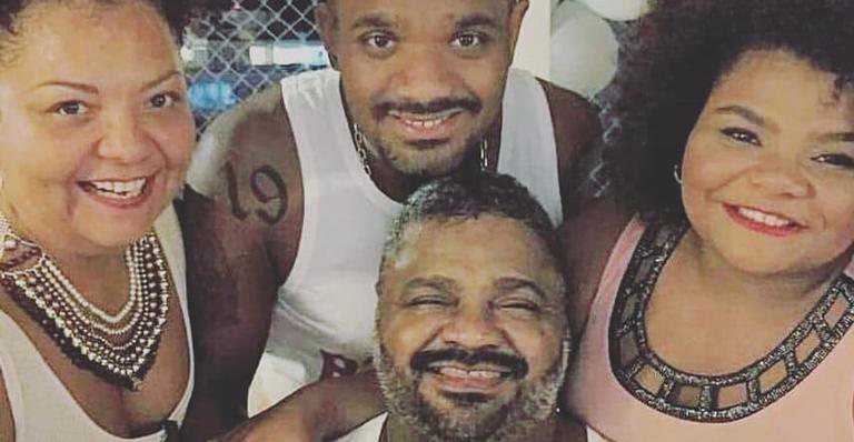 Arlindo Cruz é flagrado em momento de carinho com os netos - Reprodução/Instagram