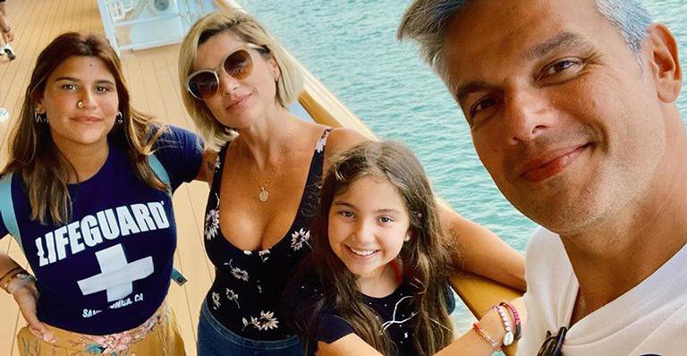 Flávia Alessandra, Otaviano Costa e as filhas, Giulia e Olívia - Reprodução/Instagram