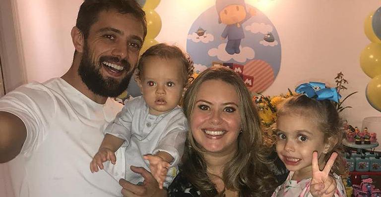 Rafael Cardoso e Mariana Bridi com os filhos, Valentim e Aurora - Reprodução/Instagram