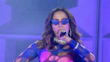 Anitta rebola muito em look todo 'furado' durante show em Rock in Rio - Francisco Cepeda/AgNews