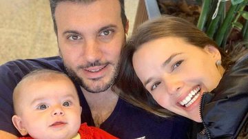 Thaeme Mariôto, a filha, Liz, e o marido, Fábio da Luz curtem passeio no deserto - Reprodução/Instagram