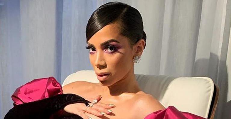 Em Las Vegas, Anitta quase mostra demais ao usar look transparente em festa - Instagram