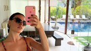 Isis Valverde posa linda em clique de biquíni e ostenta a boa forma - Reprodução/Instagram