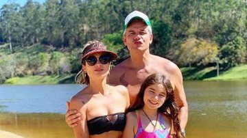 Filha de Flávia Alessandra se emociona ao conhecer banda musical - Instagram