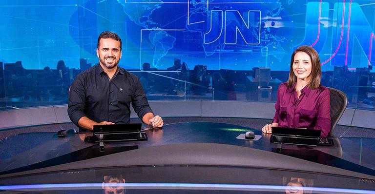 Filipe Toledo, de Alagoas, e Luzimar Collares, de Mato Grosso, na bancada do JN - Globo / João Cotta