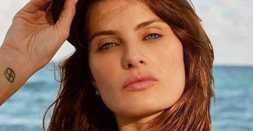 Isabeli Fontana surge em clique sensual - Instagram